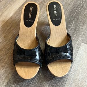 Miu Miu Sequin & Bow Black Heeled Sandals with Brown 3” Wood Heels. 6 1/2- 7